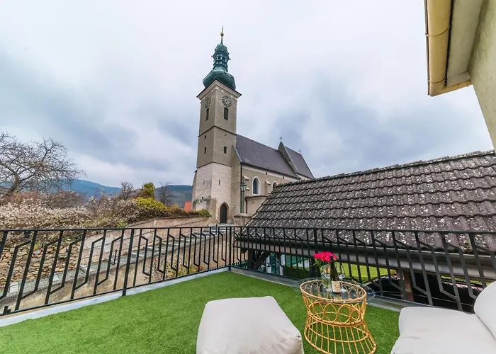 Haus Mit Donaublick, Terrasse Und Garten