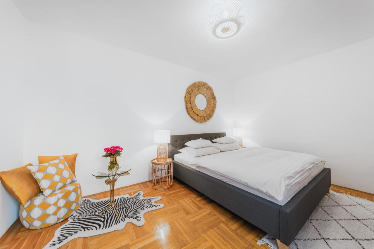Haus Mit Donaublick, Terrasse Und Garten Apartment *